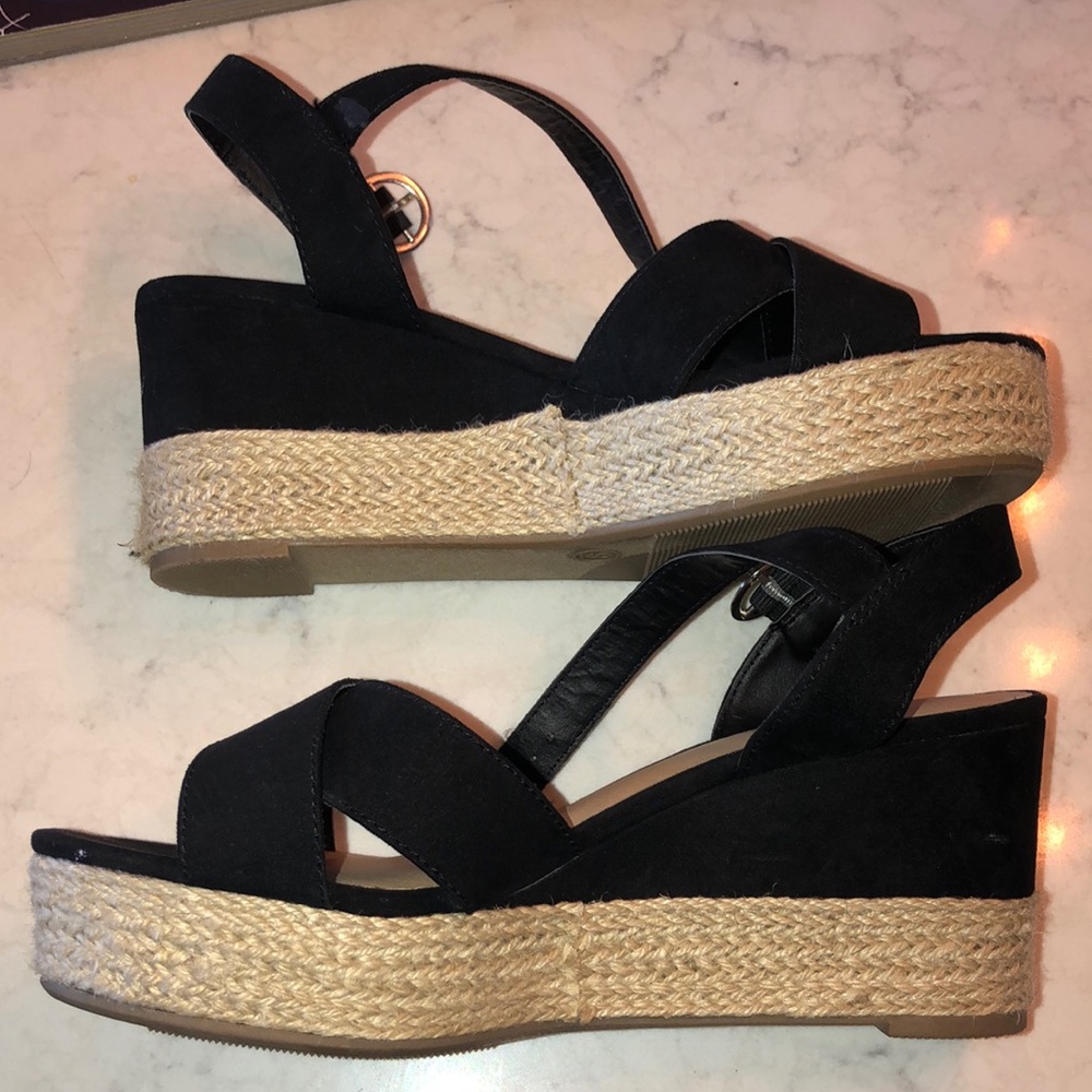 Never worn size 9 wedge